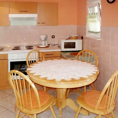 Apartment Near Zadar, Croatia, Charming W Terrace & Garden, Short Walk Petrcane