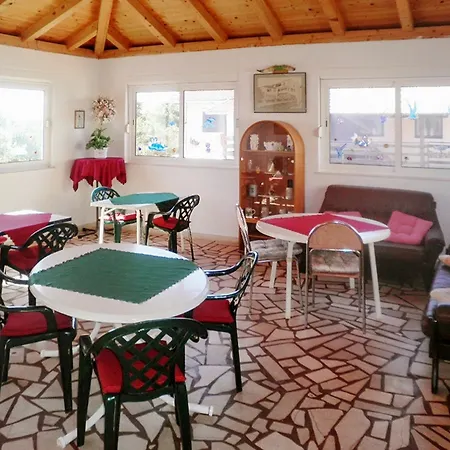 Apartment Near Zadar, Croatia, Charming W Terrace & Garden, Short Walk