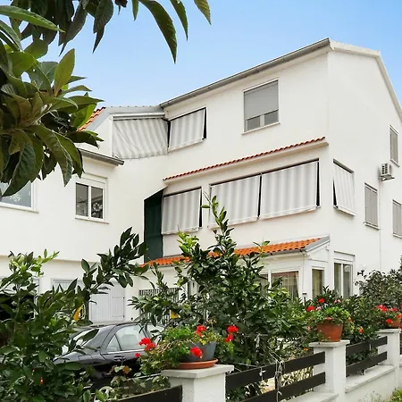 Apartment Near Zadar, Croatia, Charming W Terrace & Garden, Short Walk Petrcane